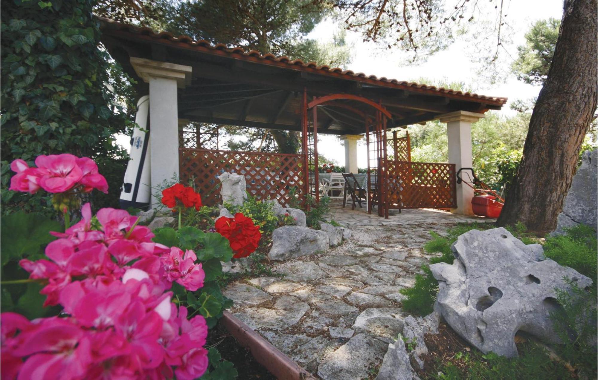 Cozy Apartment In Brodarica With Wifi Exterior foto
