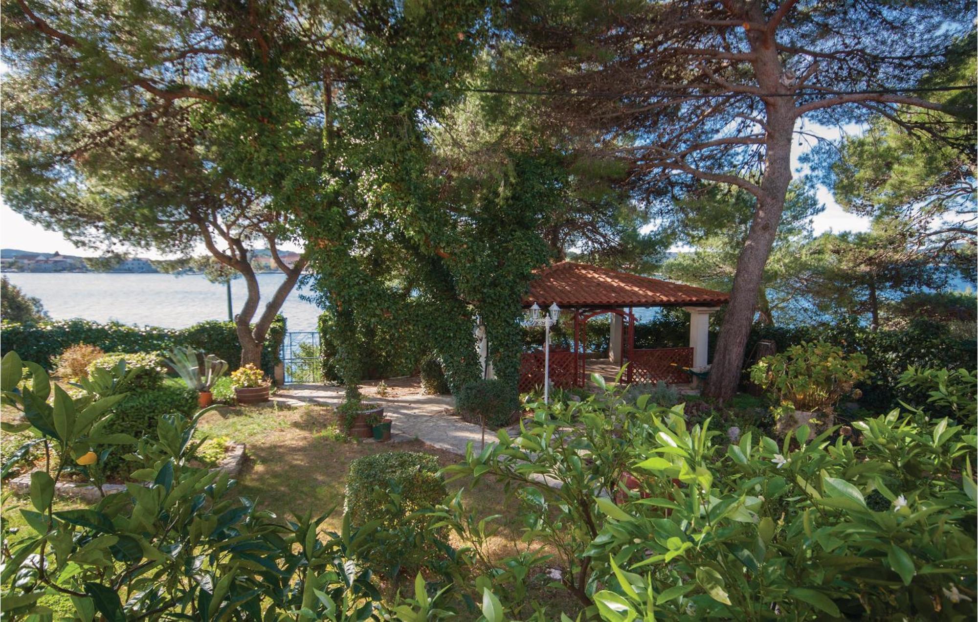 Cozy Apartment In Brodarica With Wifi Exterior foto